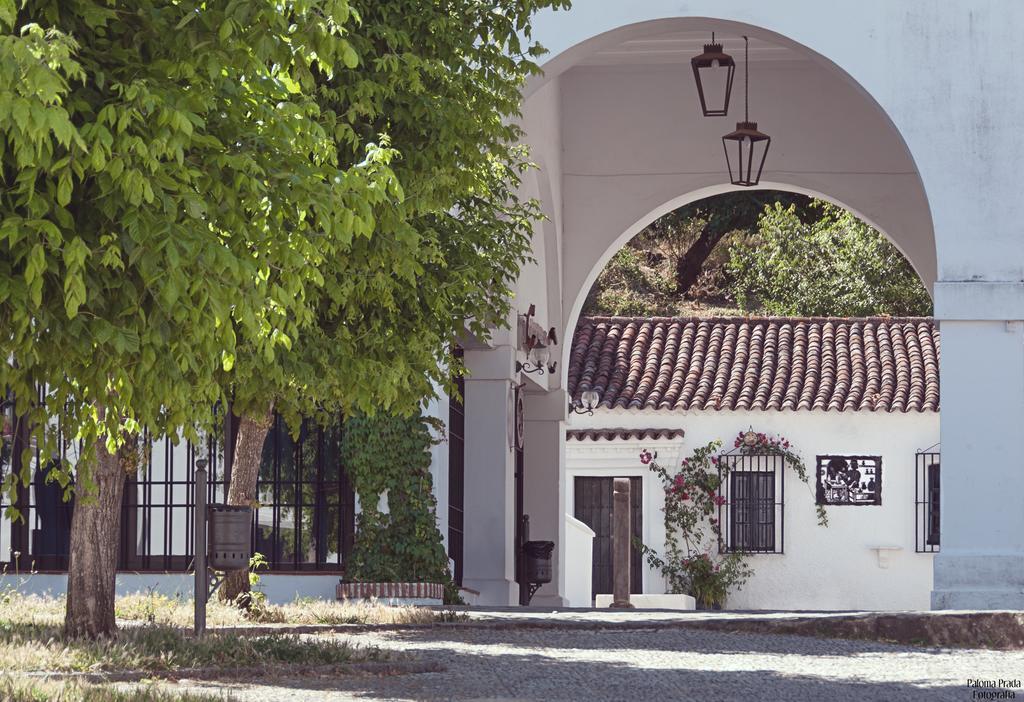 Hospederia Reina De Los Angeles Aracena Exterior foto